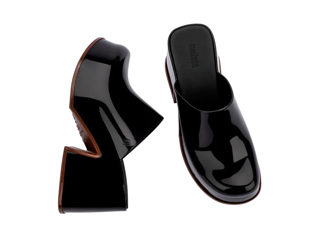 Mia - Image 8