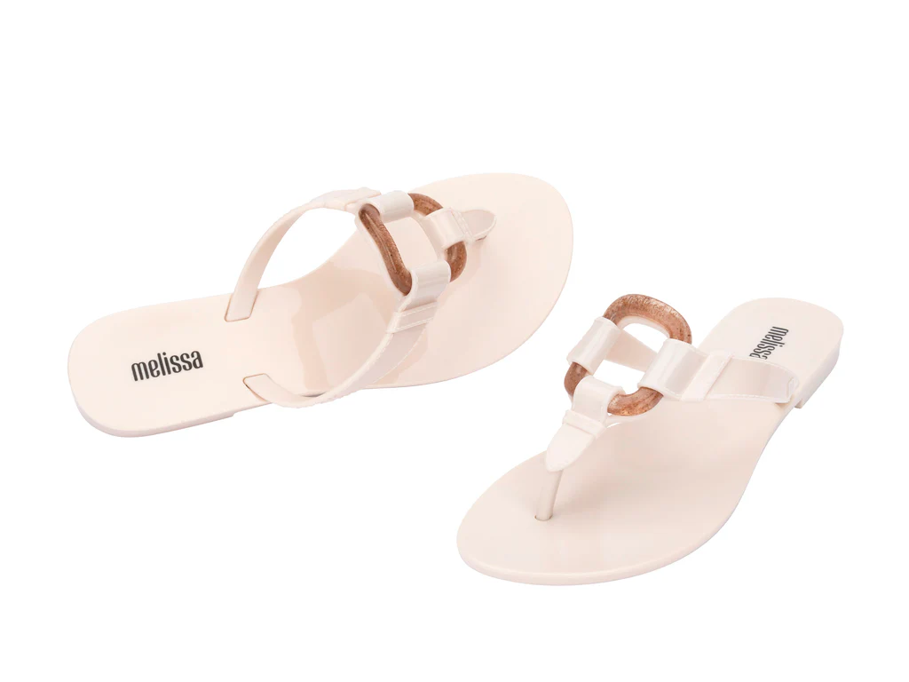 Olivia - Image 6